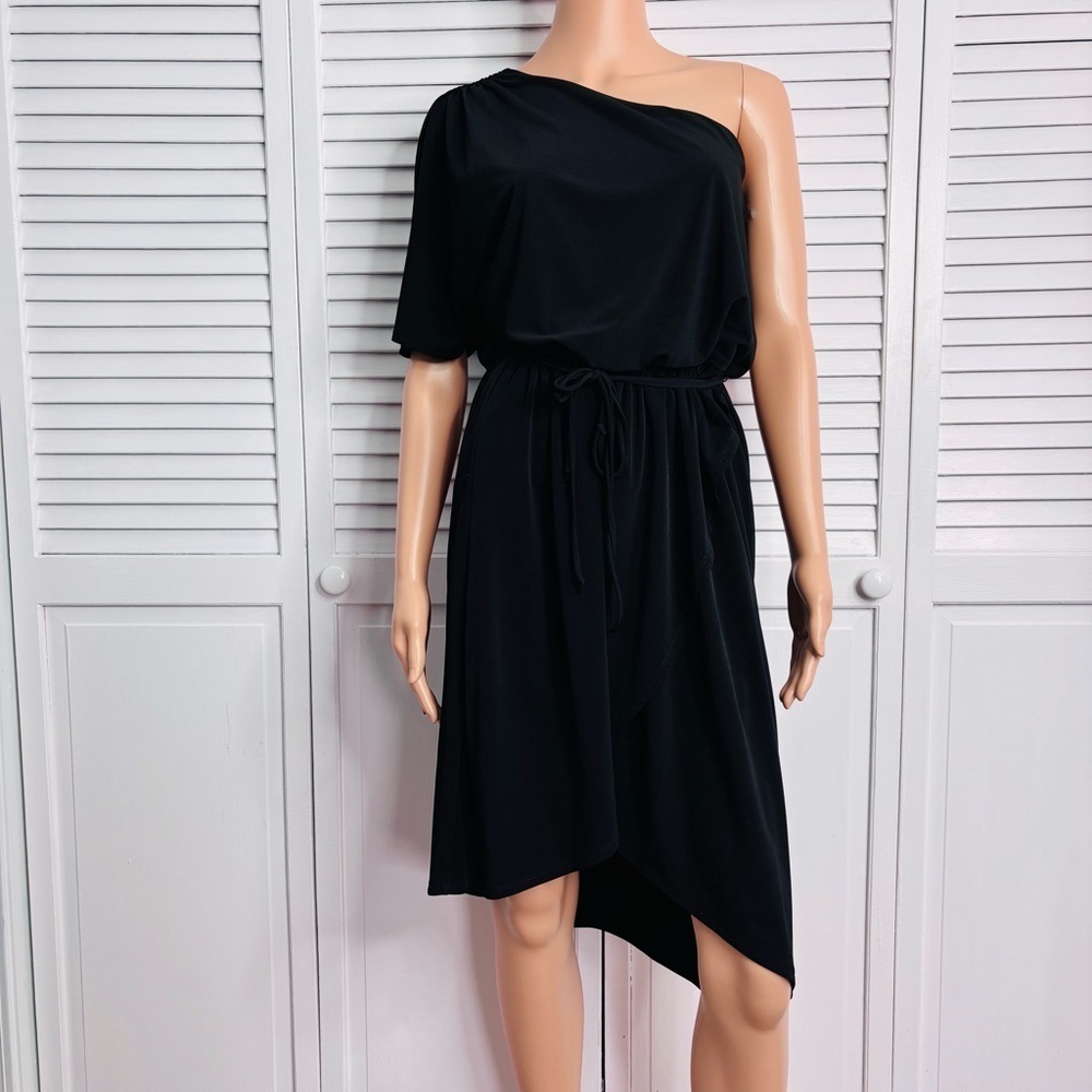 New MAX & CLEO Sheri One Shoulder Dress in Black Size Small